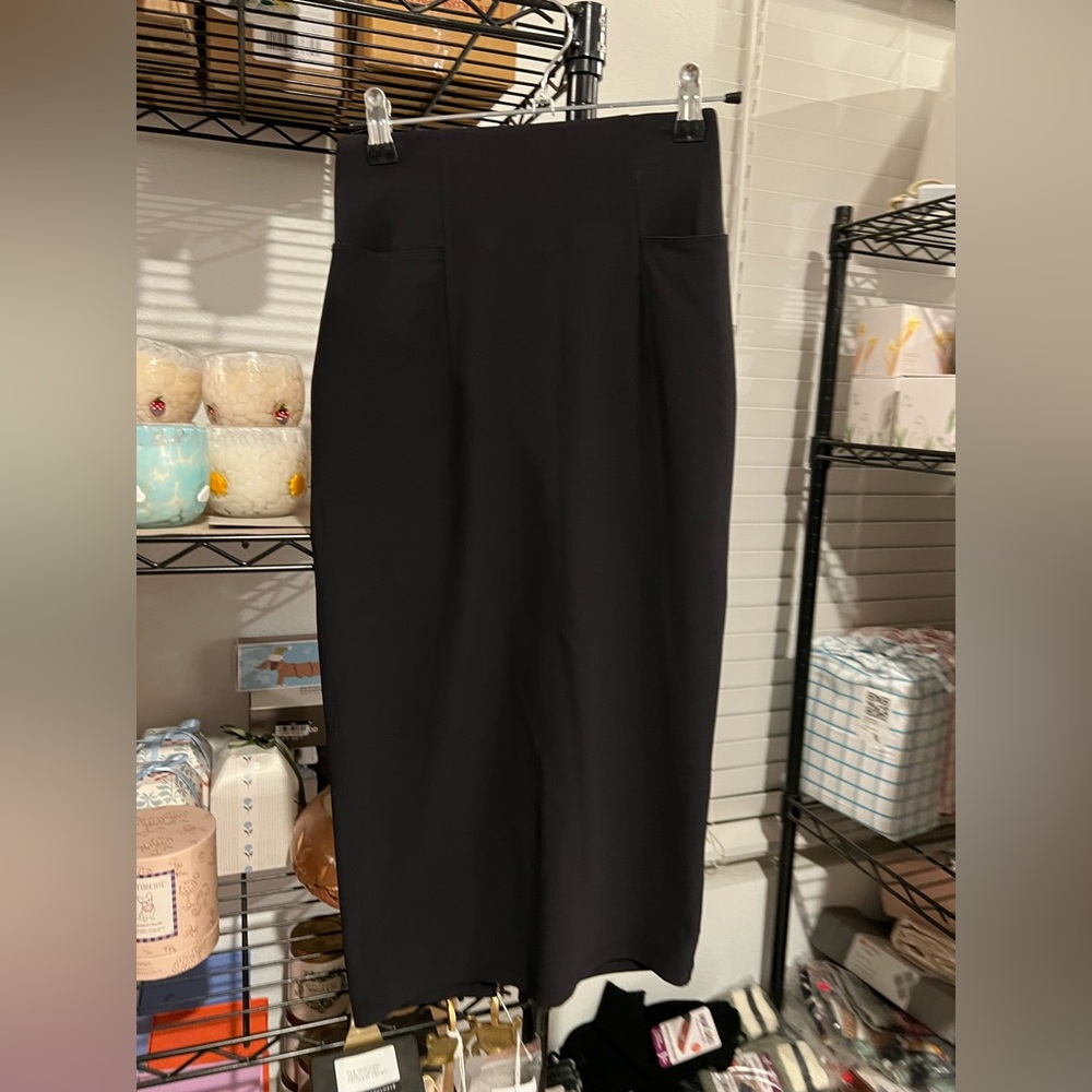 Lululemon A New Route Skirt, Sz 2 - Picture 4 of 8